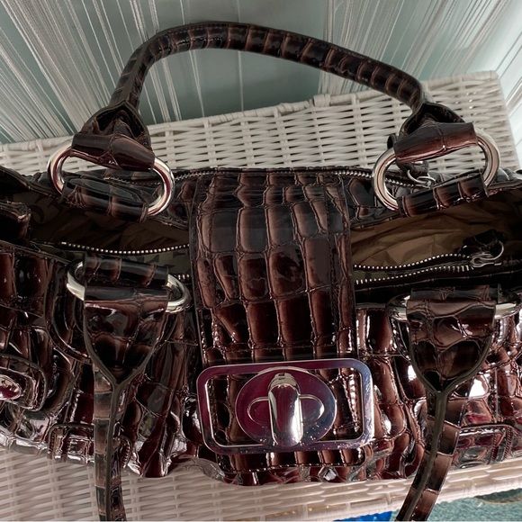 Brown Patent Guess Bag and Wallet Set - Picture 10 of 17